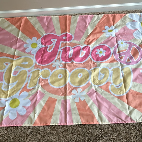 Two Groovy Backdrop - Picture 2 of 3